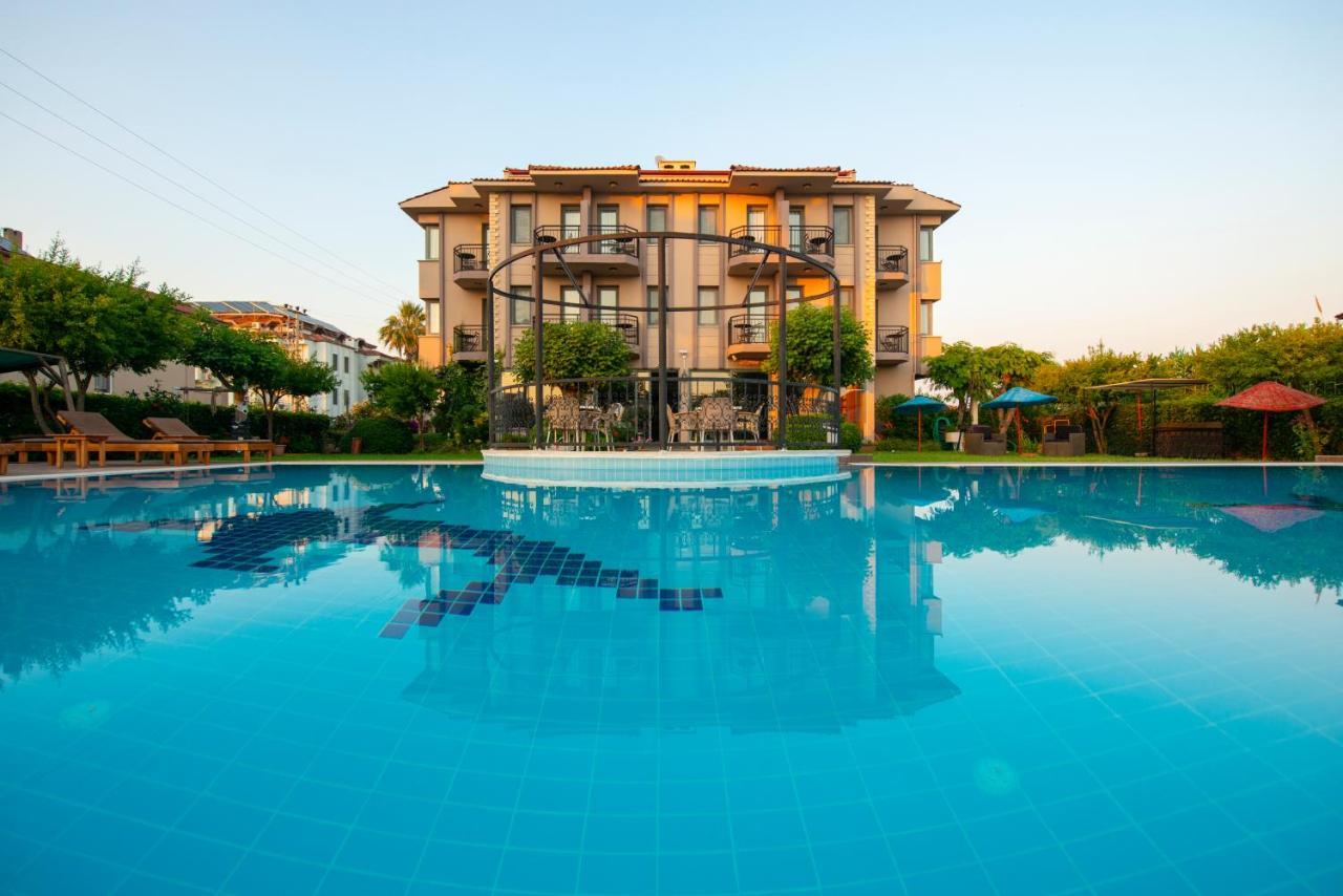 פאטהיה Golden Moon Hotel מראה חיצוני תמונה