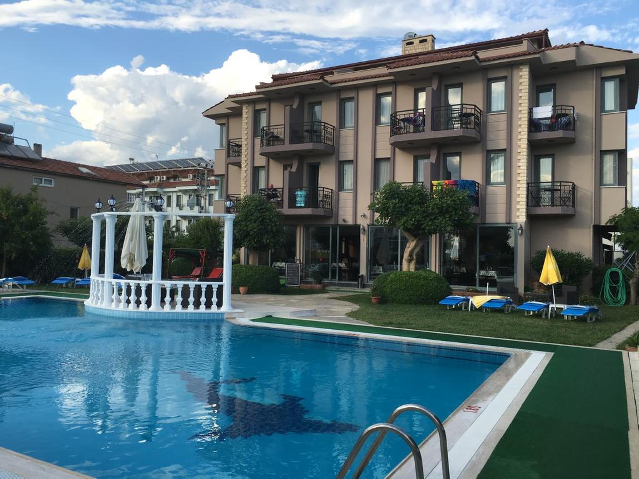 פאטהיה Golden Moon Hotel מראה חיצוני תמונה