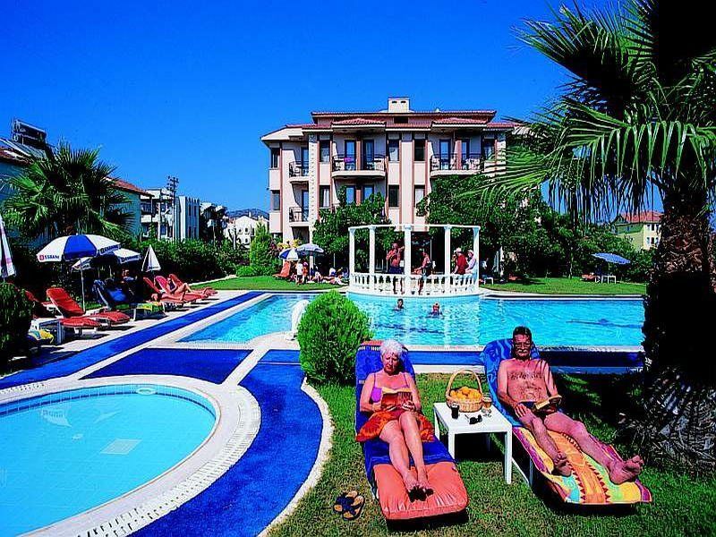 פאטהיה Golden Moon Hotel מראה חיצוני תמונה