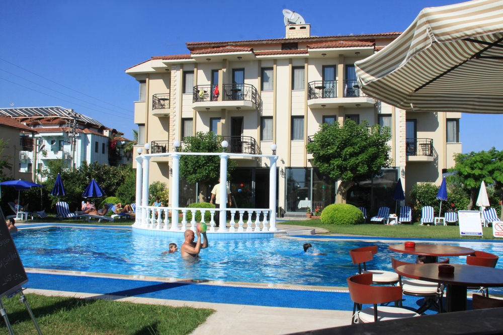 פאטהיה Golden Moon Hotel מראה חיצוני תמונה