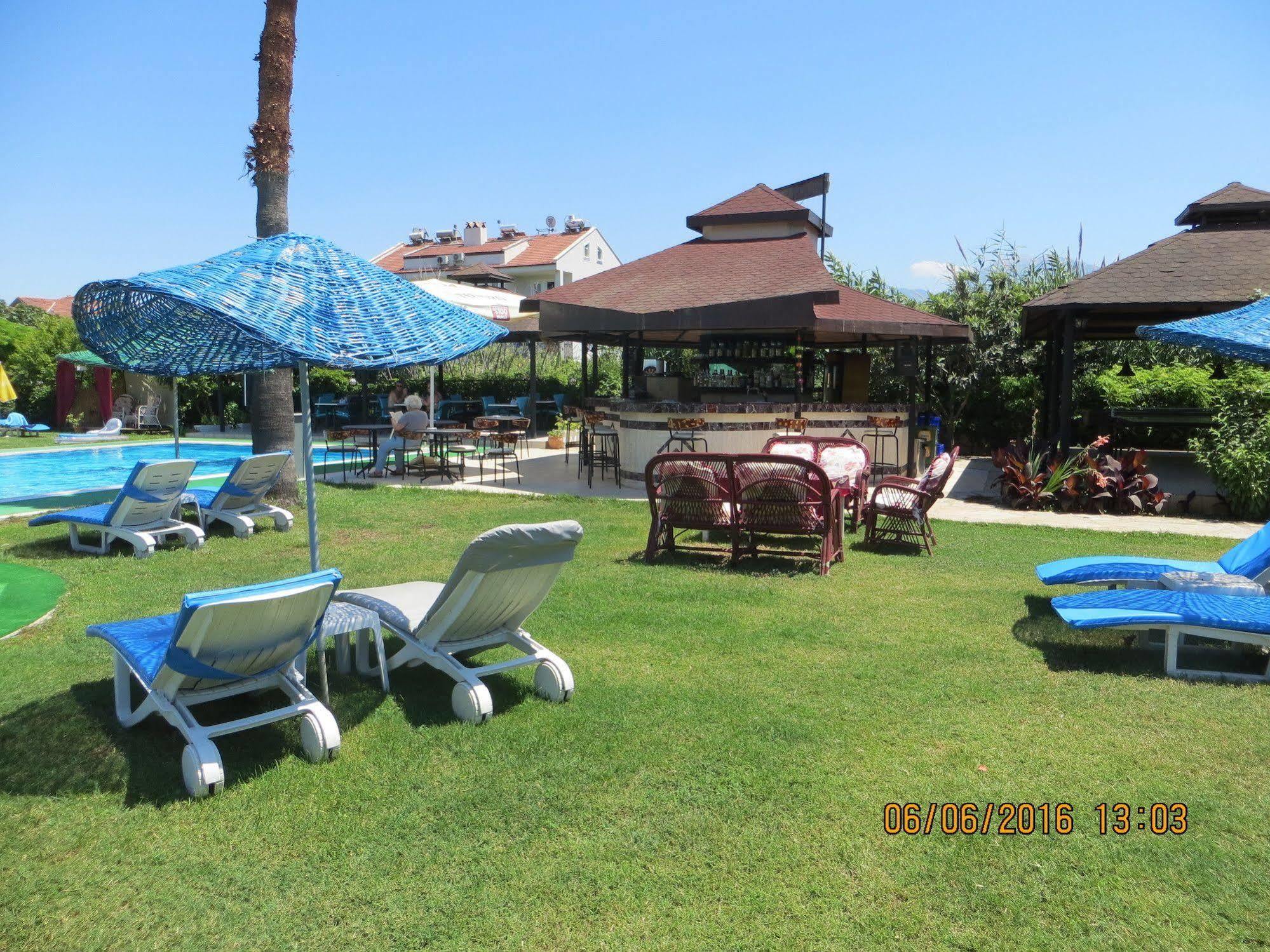 פאטהיה Golden Moon Hotel מראה חיצוני תמונה