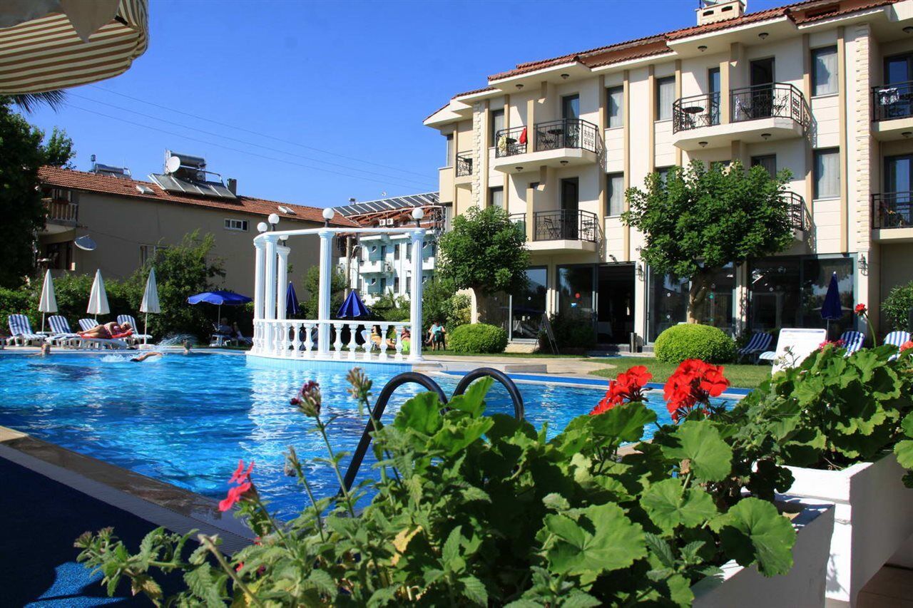 פאטהיה Golden Moon Hotel מראה חיצוני תמונה