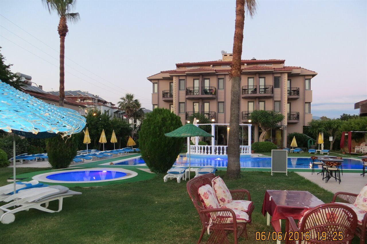 פאטהיה Golden Moon Hotel מראה חיצוני תמונה
