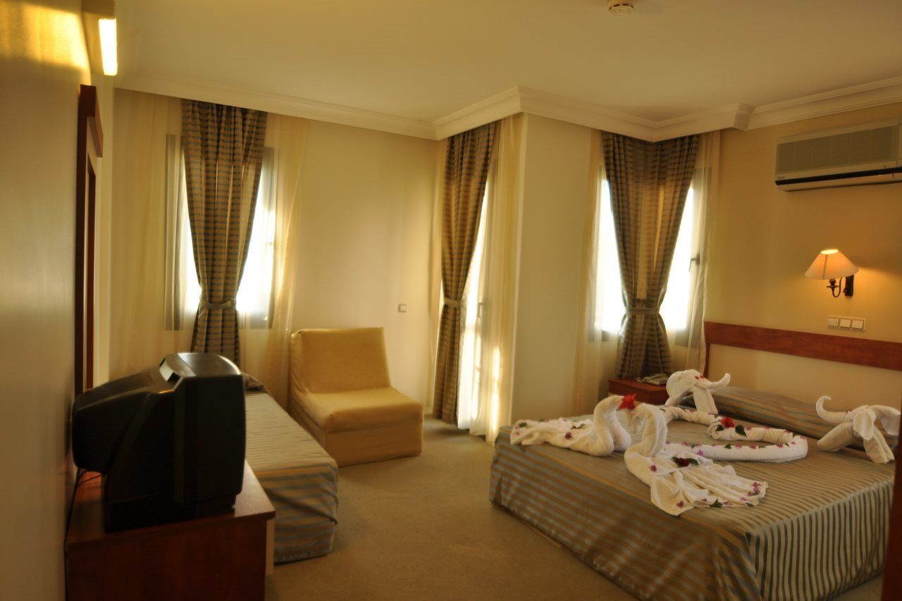 פאטהיה Golden Moon Hotel מראה חיצוני תמונה